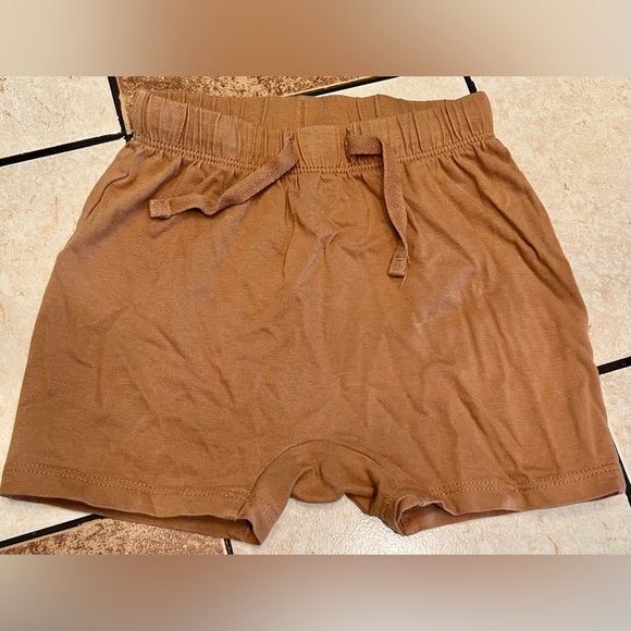 Dark Tan Camel Baby Boy’s H&M Comfortable Knit Shorts size 12 Months Lightweight - Picture 1 of 4